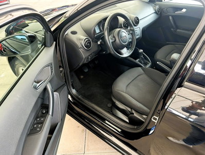Audi A1 Sportback 1.6 TDI Ambition (2)