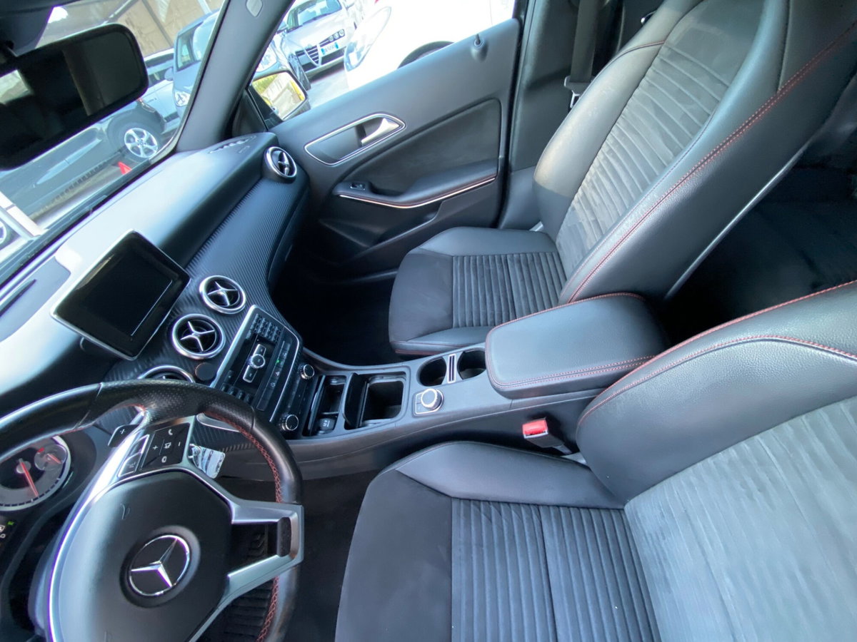 Mercedes-Benz Classe A 180 CDI Automatic Premium (8)