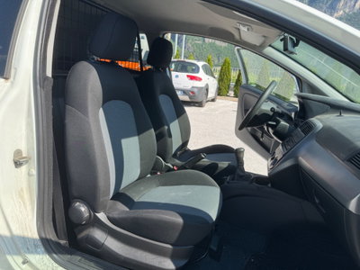 Fiat Grande Punto 1.3 MJT 75 3p.Van Actual 2pt (12)