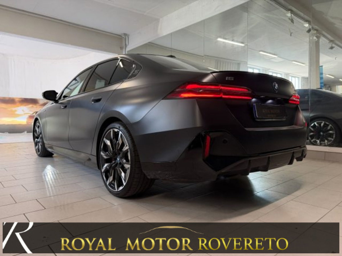 BMW i5 Touring M60 MSport Pro (5)