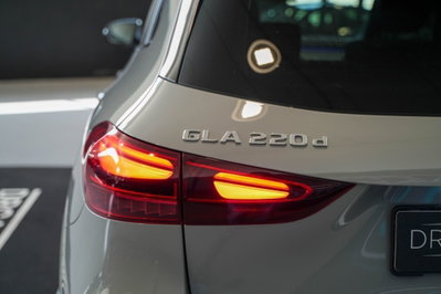 Mercedes-Benz GLA SUV 220 d AMG Line Premium Plus 4matic auto (9)