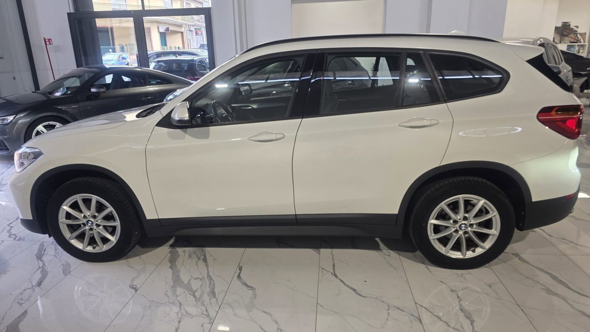 BMW X1 sDrive16d Advantage (11)