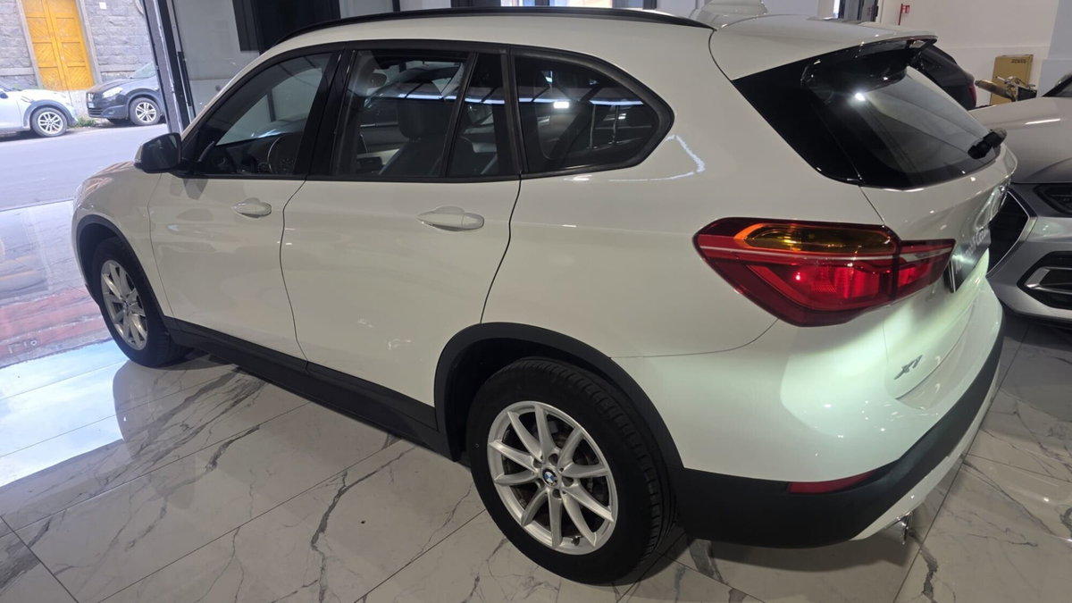 BMW X1 sDrive16d Advantage (13)