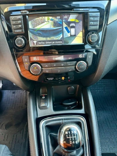Nissan Qashqai 1.5 dCi N-Connecta (14)