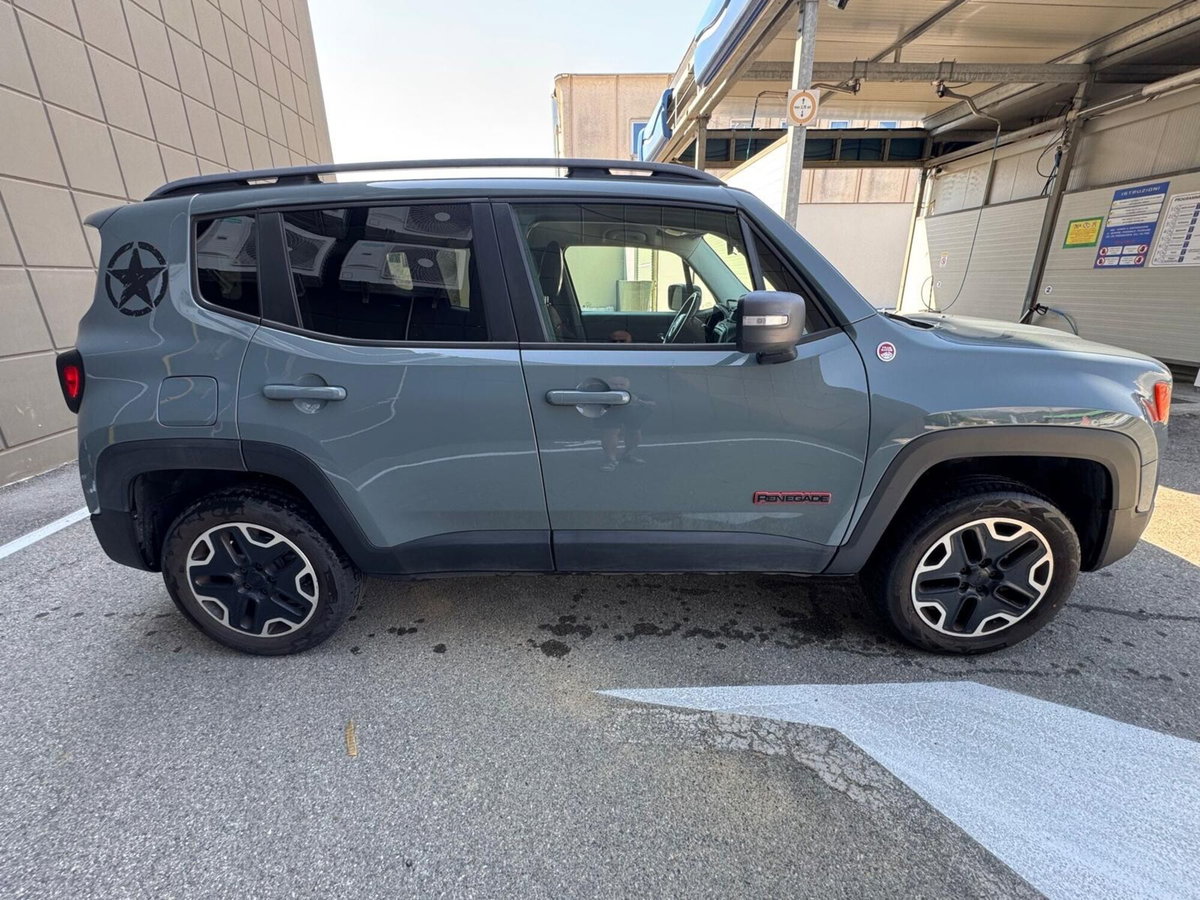 Jeep Renegade 2.0 Mjt 170CV 4WD Active Drive Low Trailhawk (6)