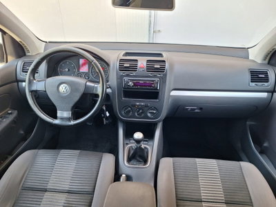 Volkswagen Golf 1.9 TDI DPF 5p. United BlueMotion (9)