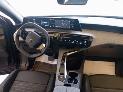 Peugeot 3008 1.2 hybrid Allure Business 145cv e-dcs6 (11)