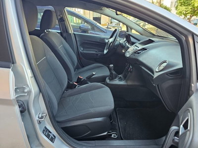 Ford Fiesta 1.5 TDCi 75CV 5 porte Titanium (14)