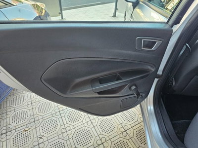 Ford Fiesta 1.5 TDCi 75CV 5 porte Titanium (5)
