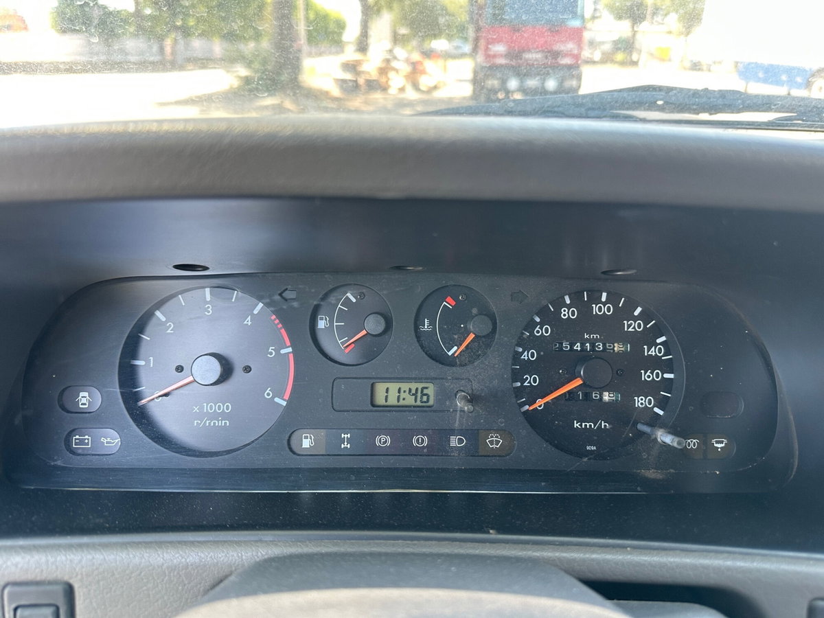 Nissan Terrano II 2.7 turbodiesel 5 porte SE (14)