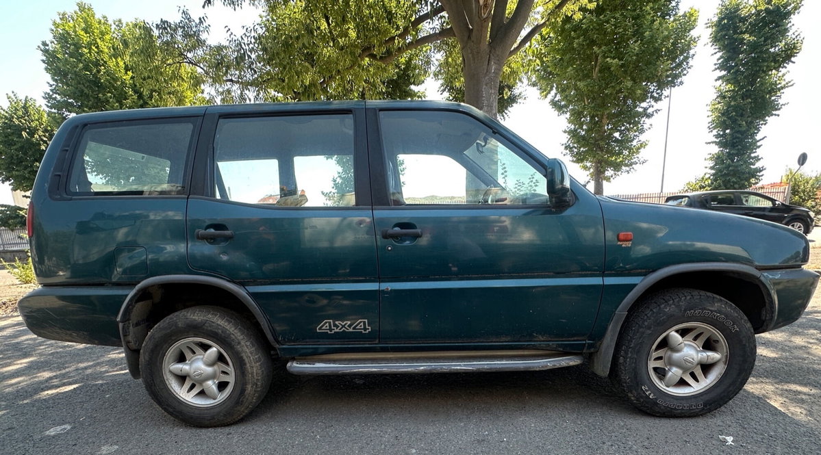 Nissan Terrano II 2.7 turbodiesel 5 porte SE (3)