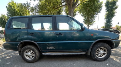 Nissan Terrano II 2.7 turbodiesel 5 porte SE (3)