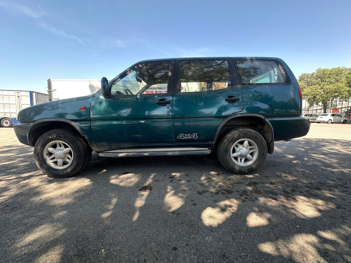 Nissan Terrano II 2.7 turbodiesel 5 porte SE (8)