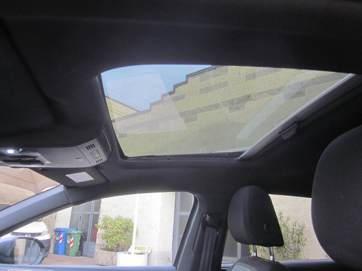 Volkswagen Taigo 1.0 TSI 110 CV DSG R-Line (14)