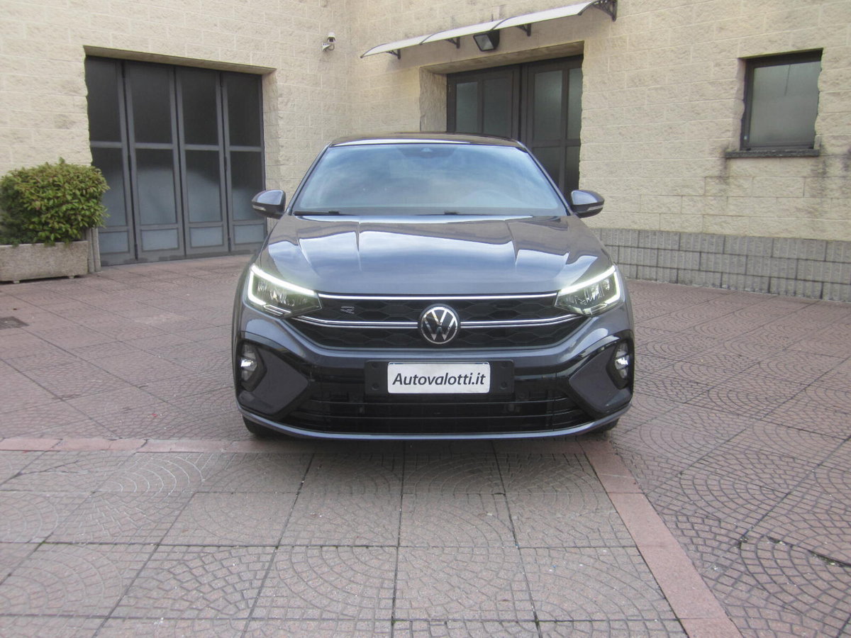 Volkswagen Taigo 1.0 TSI 110 CV DSG R-Line (2)