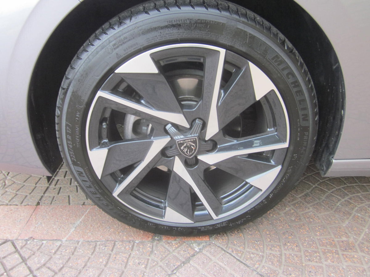 Peugeot 308 PureTech Turbo 130 S&S Allure Pack (14)