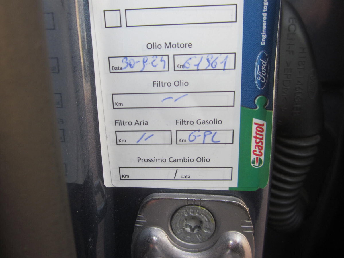 Ford Fiesta 1.1 75 CV GPL 5 porte (16)