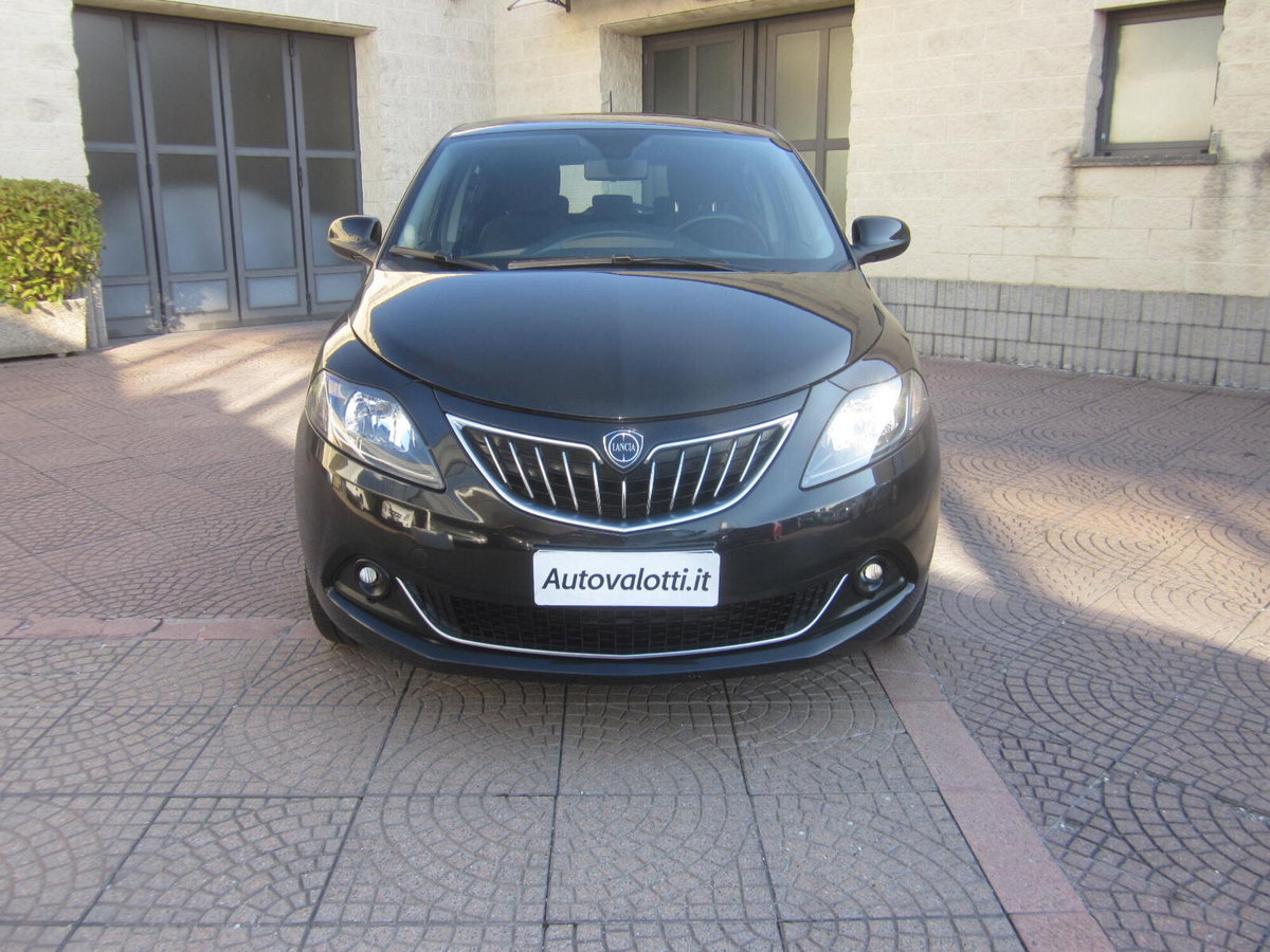Lancia Ypsilon 1.0 FireFly 5 porte S&S Hybrid Gold Plus (2)
