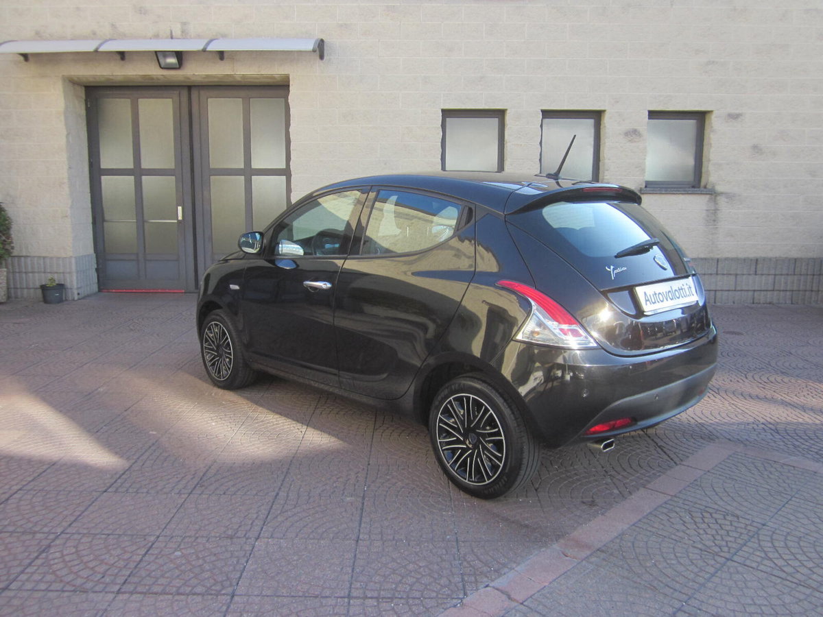 Lancia Ypsilon 1.0 FireFly 5 porte S&S Hybrid Gold Plus (7)
