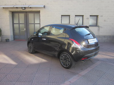 Lancia Ypsilon 1.0 FireFly 5 porte S&S Hybrid Gold Plus (7)