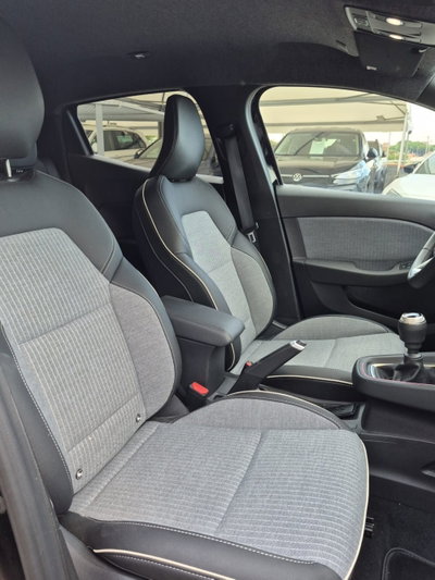 Renault Clio TCe 90 CV 5 porte Techno (11)