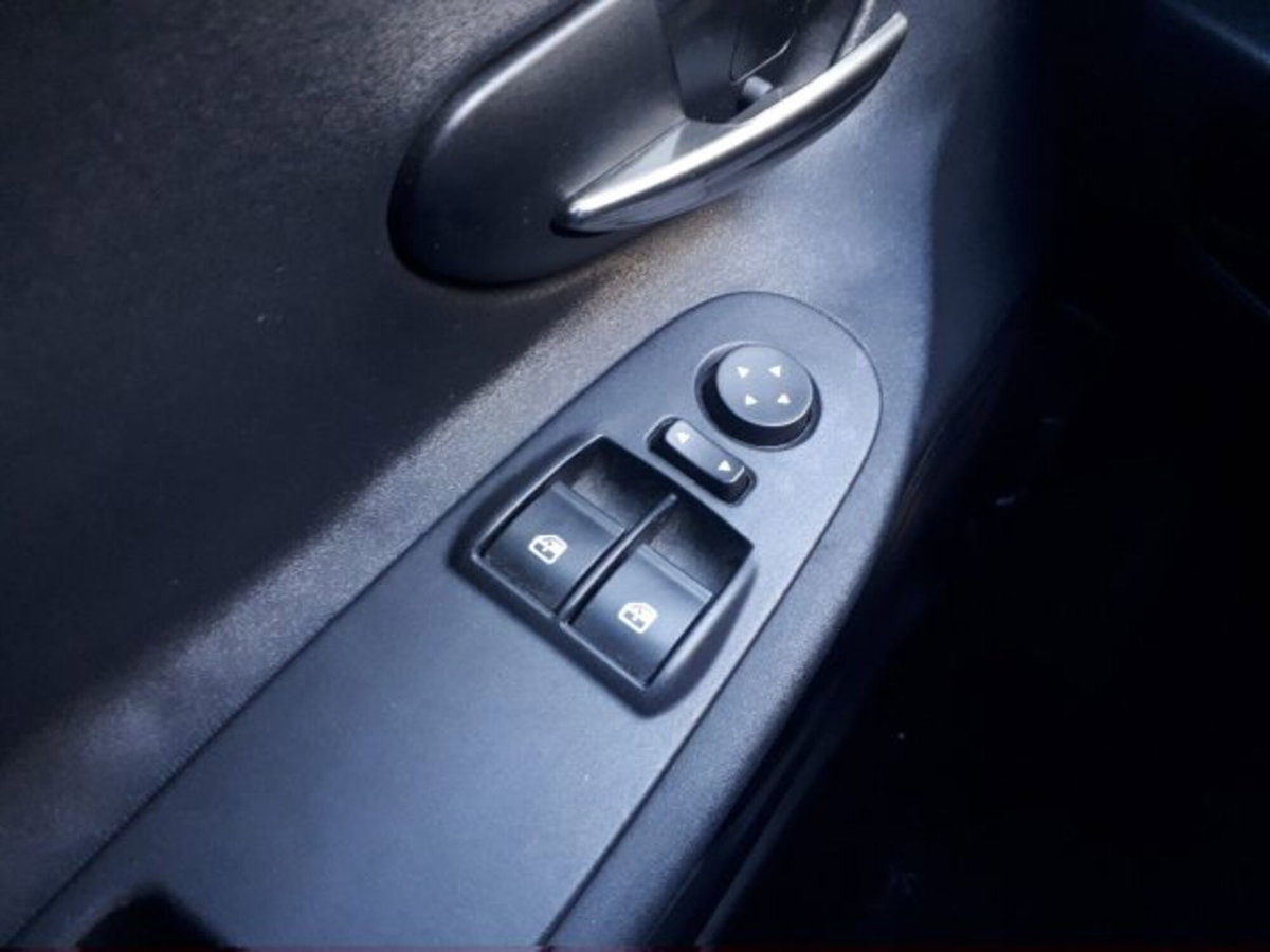 Lancia Ypsilon 1.3 MJT 16V 95 CV 5 porte S&S Silver (10)
