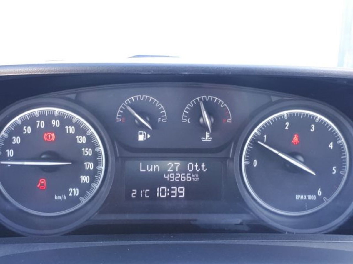 Lancia Ypsilon 1.3 MJT 16V 95 CV 5 porte S&S Silver (12)
