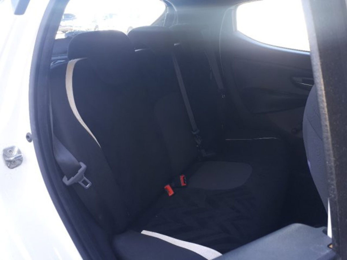 Lancia Ypsilon 1.3 MJT 16V 95 CV 5 porte S&S Silver (6)