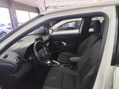 Toyota Yaris Cross 1.5 Hybrid 5p. E-CVT Lounge (8)