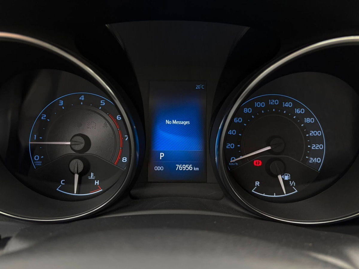 Toyota Auris 1.2 Turbo CVT Lounge (11)