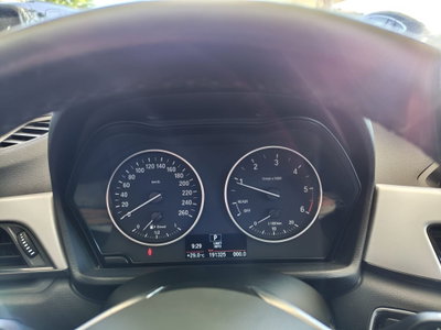 BMW X1 sDrive18d Business (10)