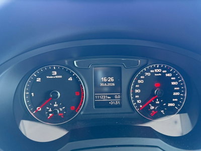 Audi Q3 2.0 TDI 150 CV (12)