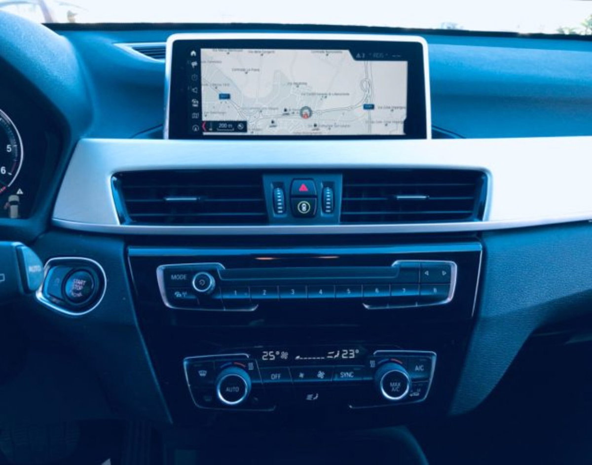BMW X1 sDrive18d Sport (11)