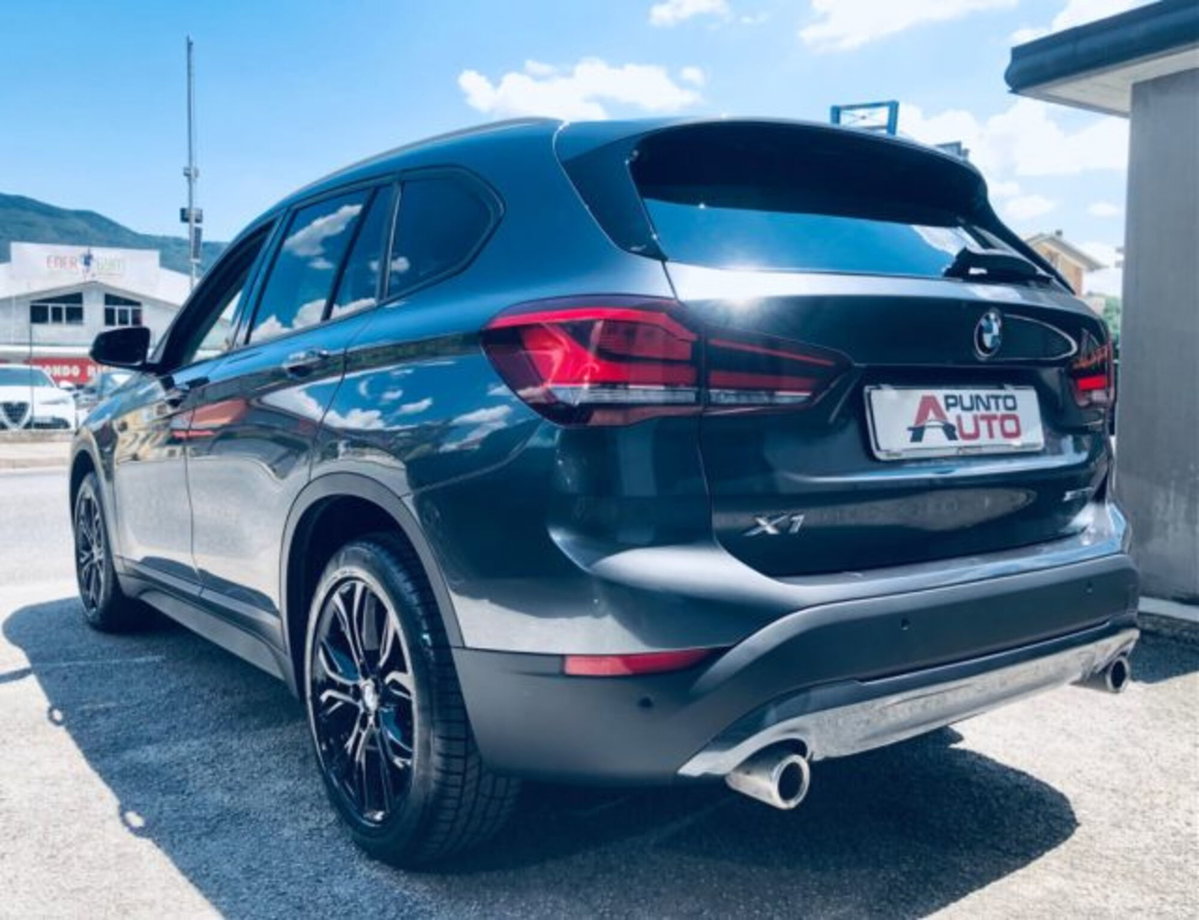 BMW X1 sDrive18d Sport (3)