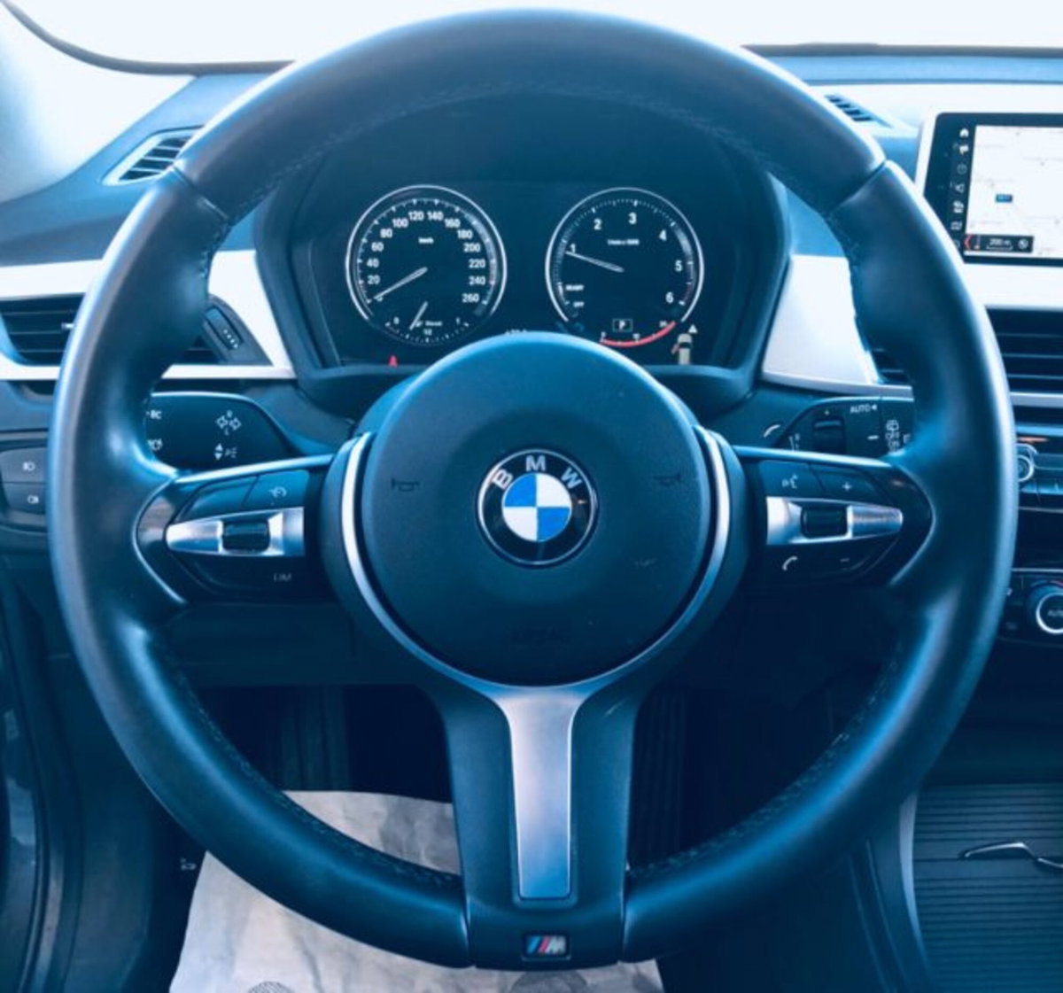 BMW X1 sDrive18d Sport (9)