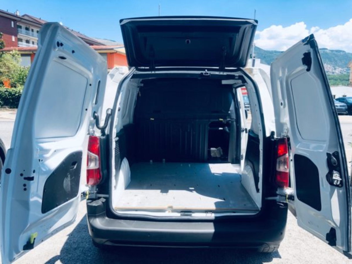 Citroen Berlingo Furgone BlueHDi 100 S&S Van 3 posti Club L1 (13)