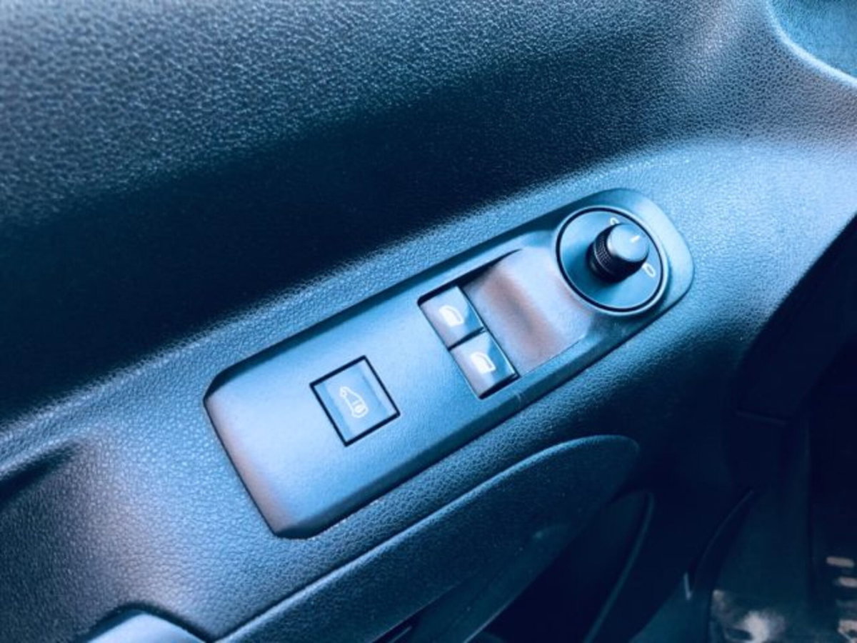 Citroen Berlingo Furgone BlueHDi 100 S&S Van 3 posti Club L1 (14)