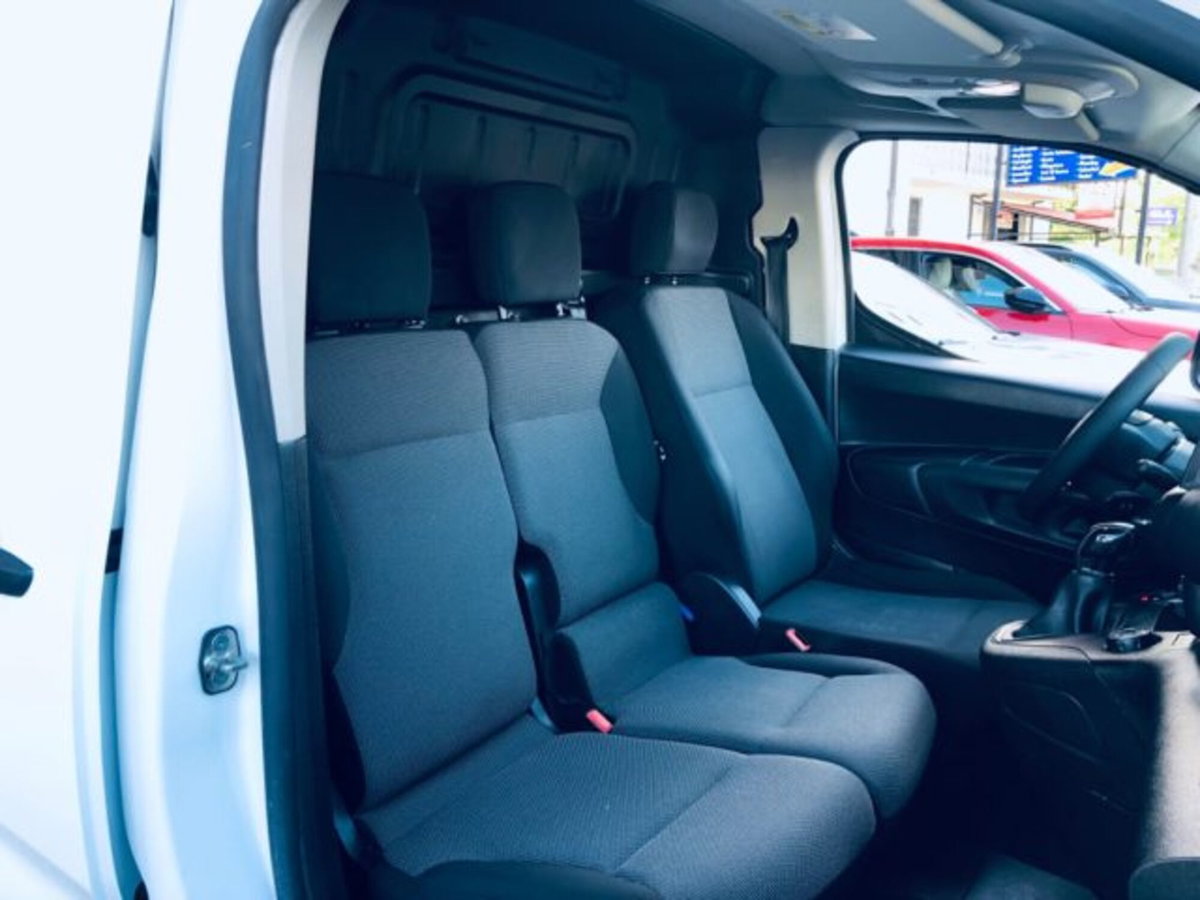Citroen Berlingo Furgone BlueHDi 100 S&S Van 3 posti Club L1 (9)