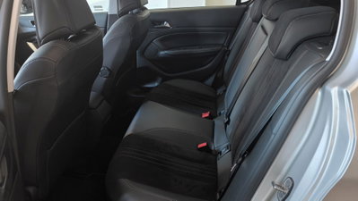 Peugeot 308 BlueHDi 120 S&S EAT6 Allure (13)