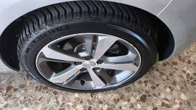 Peugeot 308 BlueHDi 120 S&S EAT6 Allure (14)
