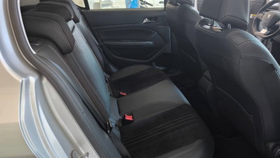 Peugeot 308 BlueHDi 120 S&S EAT6 Allure (15)