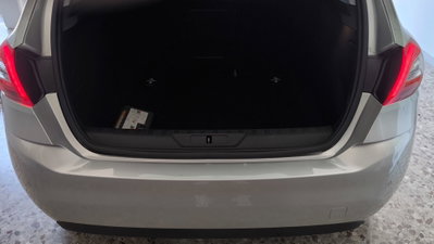 Peugeot 308 BlueHDi 120 S&S EAT6 Allure (9)