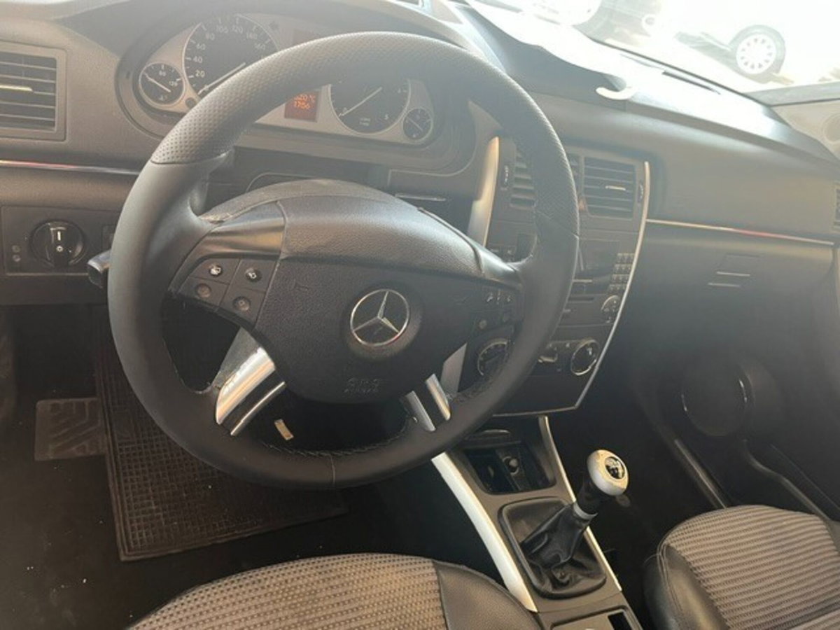 Mercedes-Benz Classe B 180 CDI Sport (3)