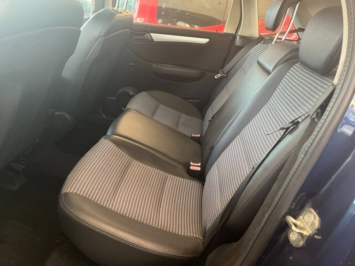 Mercedes-Benz Classe B 180 CDI Sport (9)