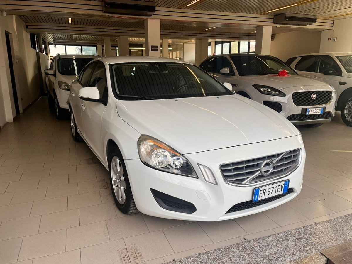 Volvo S60 D3 Geartronic Kinetic (3)