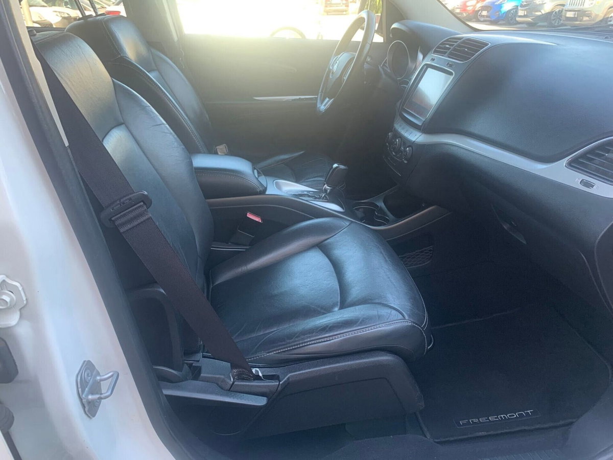 Fiat Freemont 2.0 Mjt 170 CV 4x4 Automatica Lounge (10)