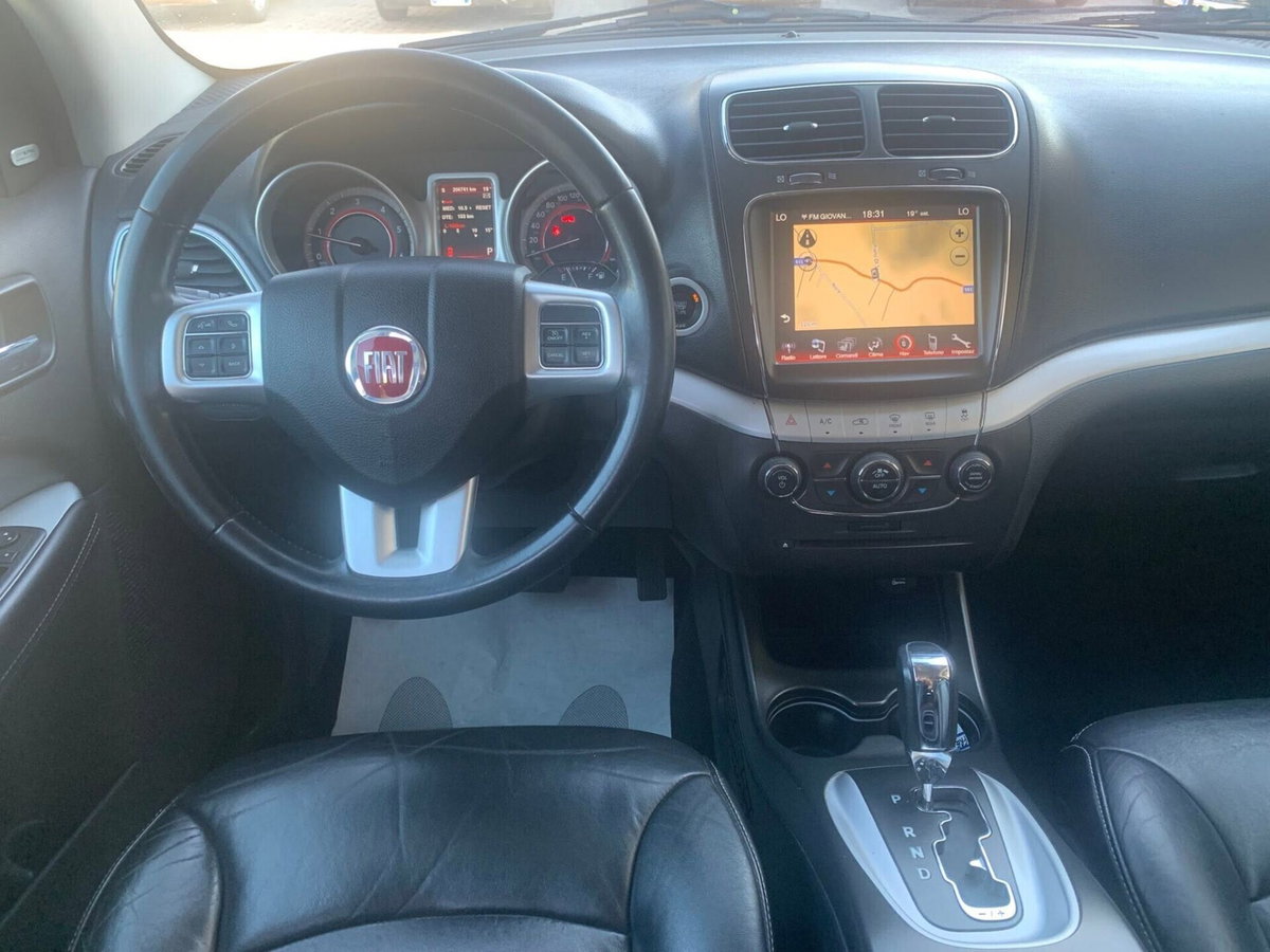 Fiat Freemont 2.0 Mjt 170 CV 4x4 Automatica Lounge (9)