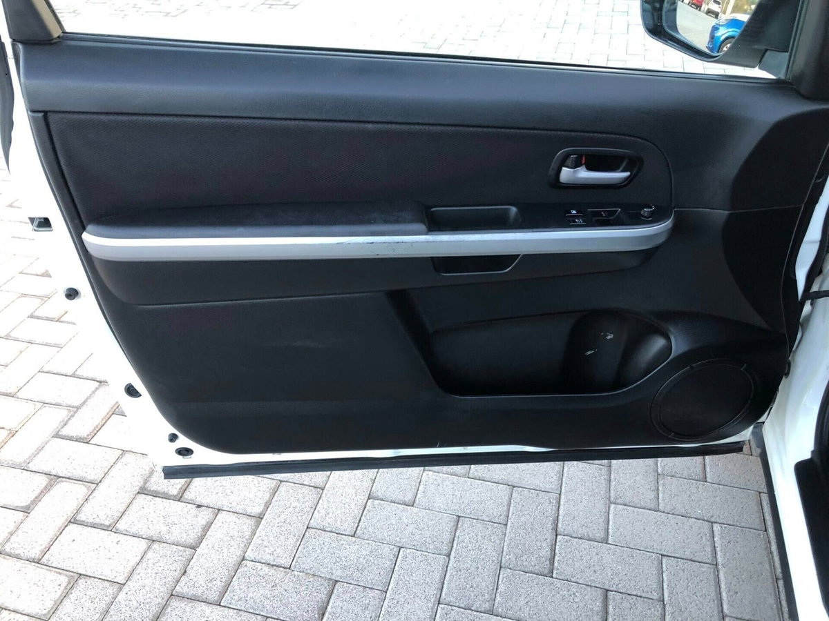 Suzuki Grand Vitara 1.9 DDiS 3 porte Offroad (12)