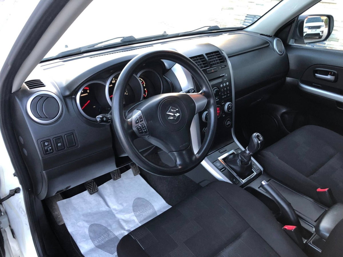 Suzuki Grand Vitara 1.9 DDiS 3 porte Offroad (13)