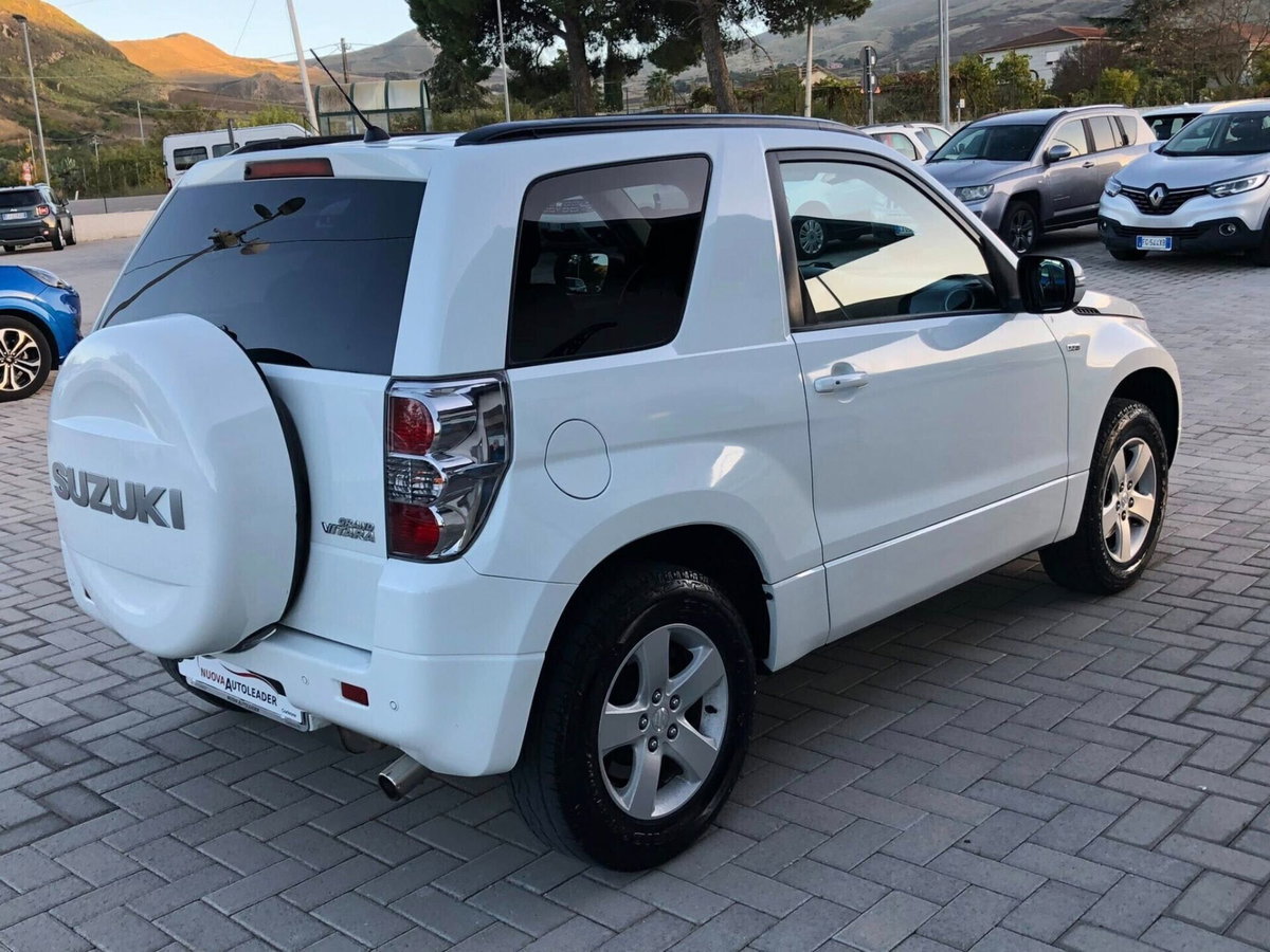 Suzuki Grand Vitara 1.9 DDiS 3 porte Offroad (5)